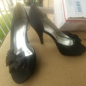 Black bow heels